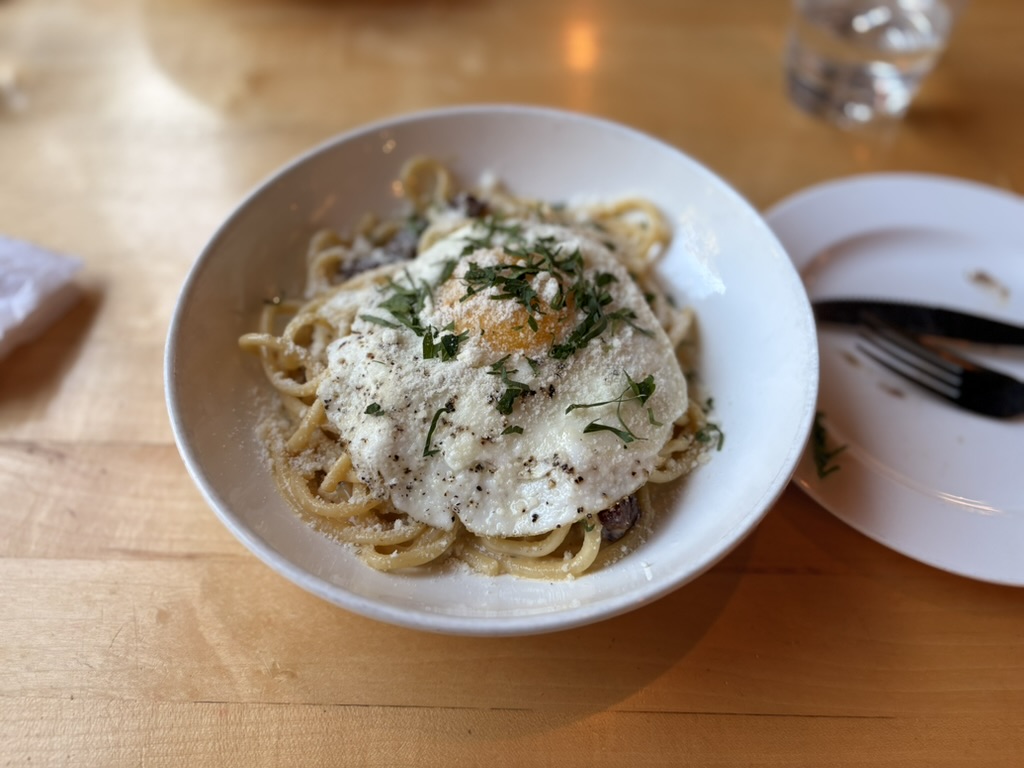 用粗粮打的Carbonara,面条非常筋道